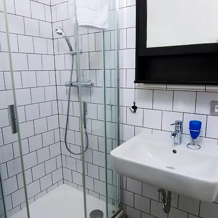 Hostivit Apartment *